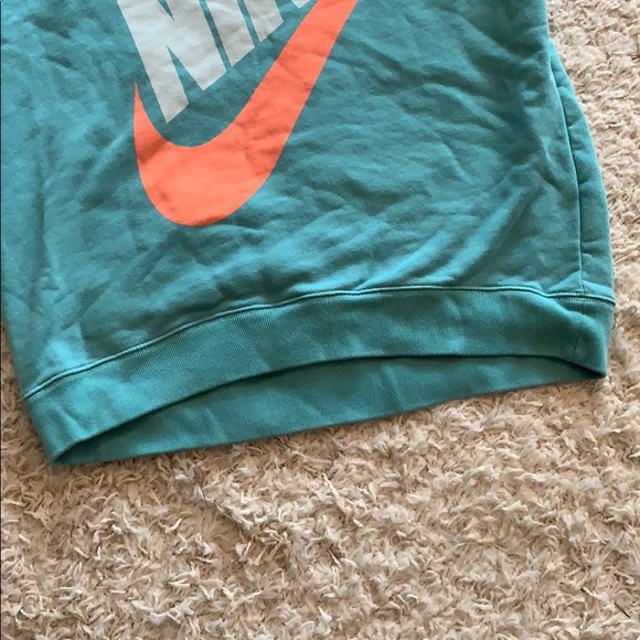 SWOOSH - Picture 3 of 5